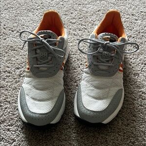 Adidas golf shoes womens size 8.5. Barely worn! Excellent used condition!